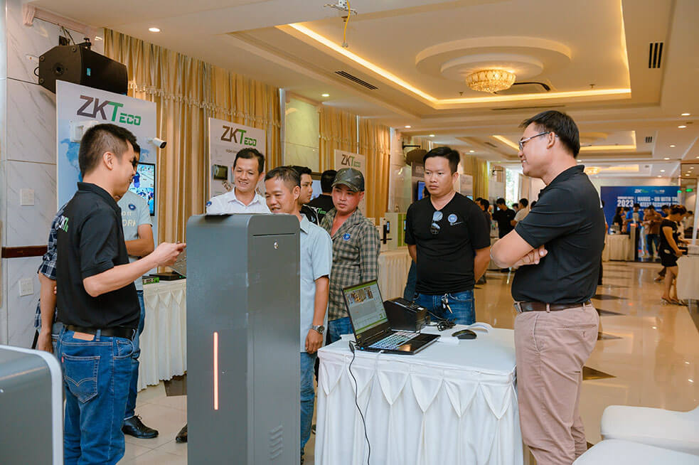 [Workshop Series 2023] ZKTeco - Hands-On with the Latest Security Tech  Series 2 - Can Tho City (8).jpg