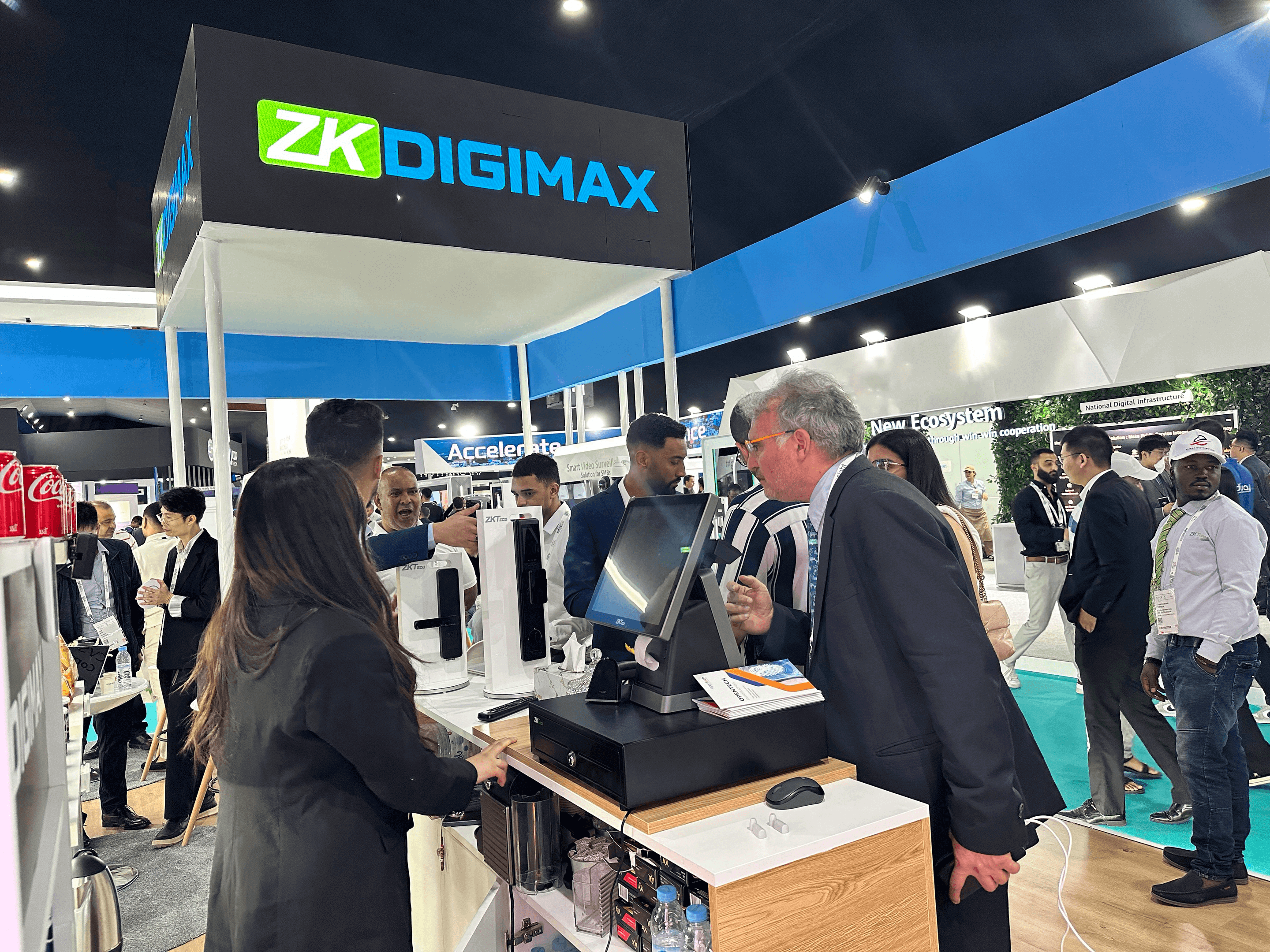 ZKDIGIMAX Showcases Transformative Smart Retail Solutions at Acclaimed GITEX Africa 2024 (6).png ZKDIGIMAX Showcases Transformative Smart Retail Solutions at Acclaimed GITEX Africa 2024 (6).png