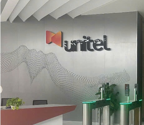Solution de gestion de contrôle d’accès avec authentification faciale et lecture de codes QR pour le bâtiment Unitel au Laos